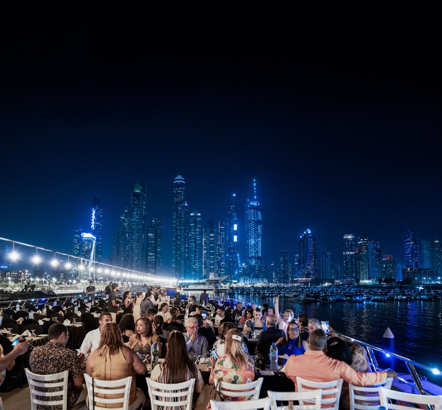 Marina sightseeing / Dinner cruise Dubai