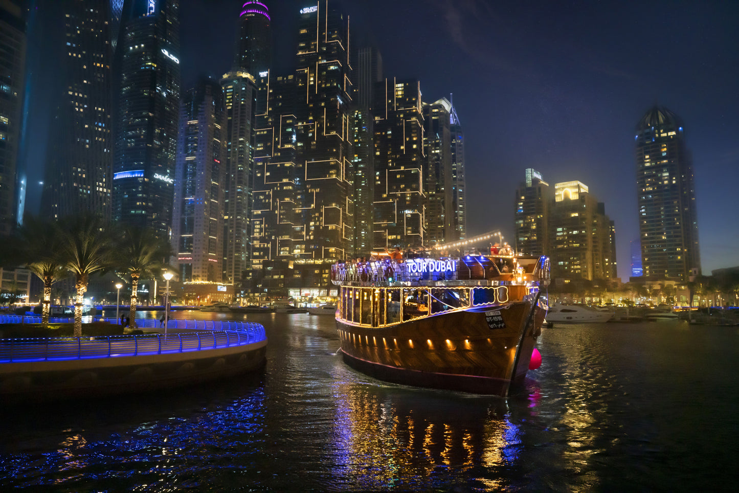 Marina sightseeing / Dinner cruise Dubai