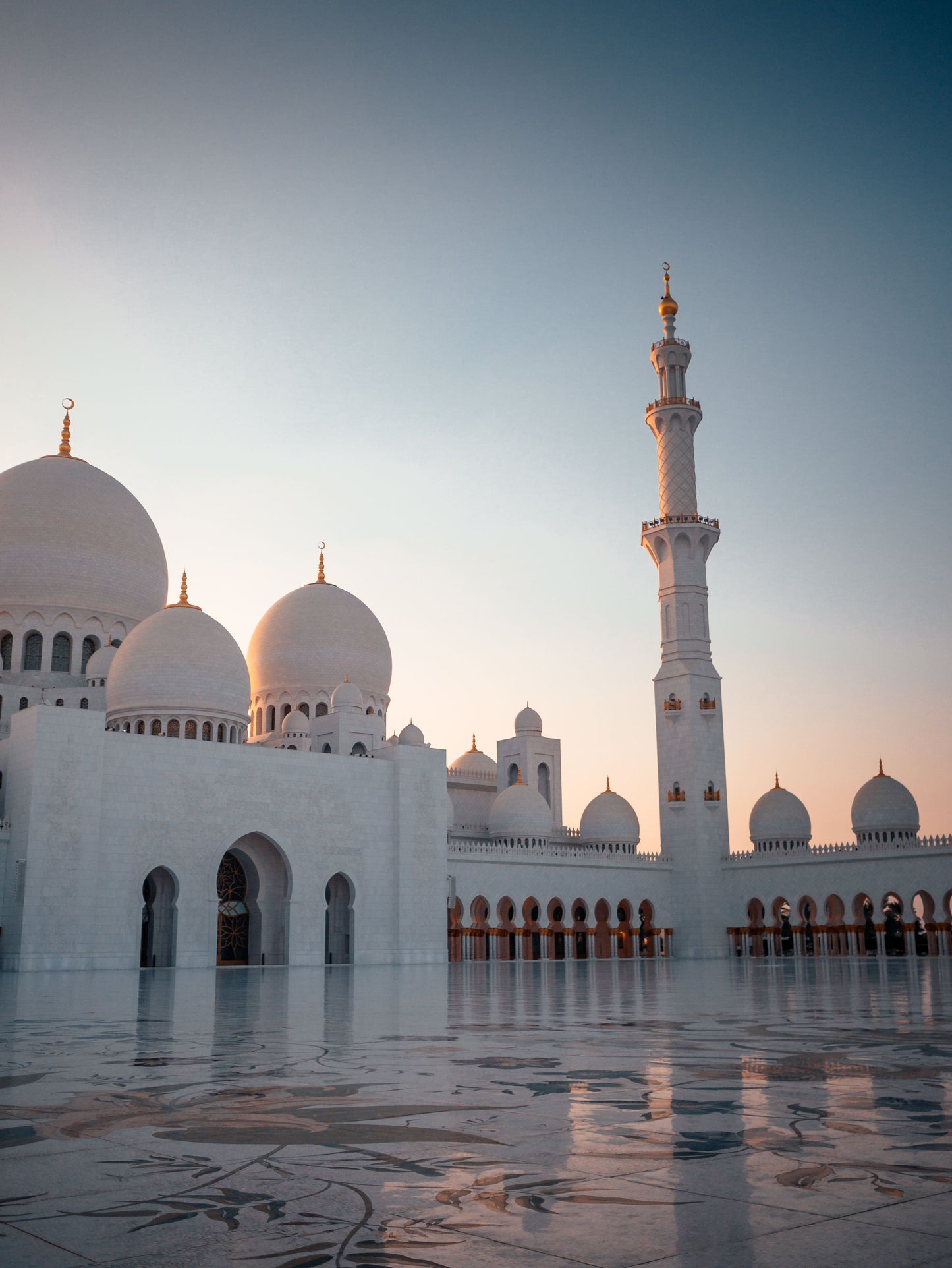 Grand Sheikh Zayed Mosque Abu Dhabi Tour